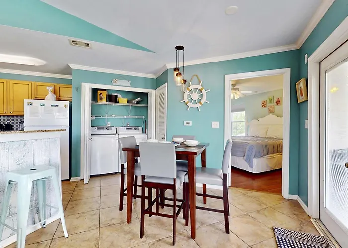 Wonderful Family Retreat Near The Coast With Free Wifi & Shared Pool Hot Tub Gulf Shores