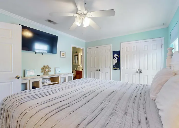 Wonderful Family Retreat Near The Coast With Free Wifi & Shared Pool Hot Tub * Gulf Shores